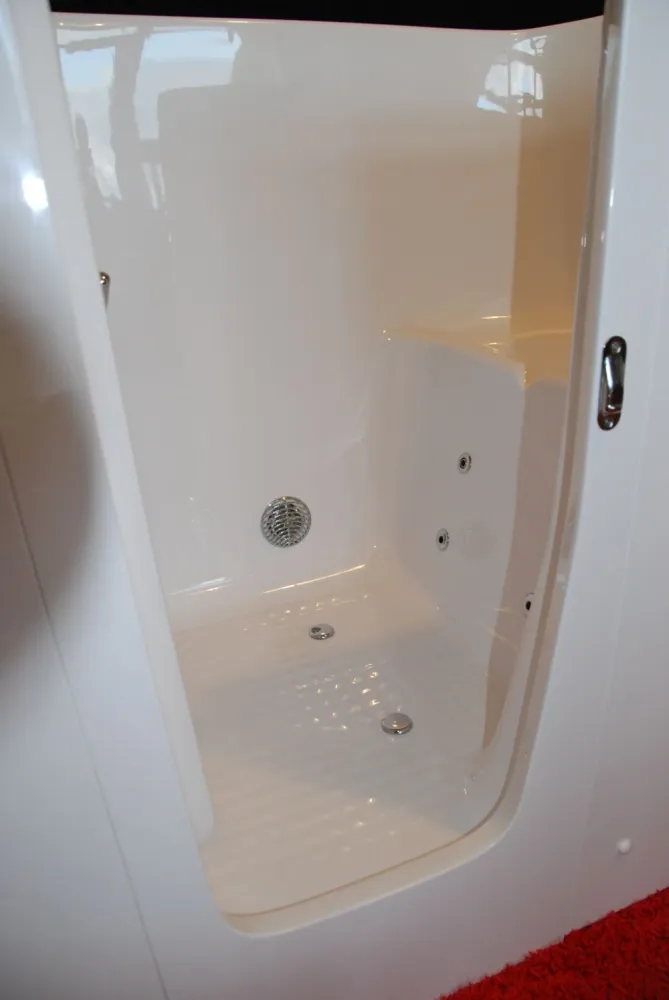 Whirlpool LUFT-System für begehbare Badewanne mit Tür
